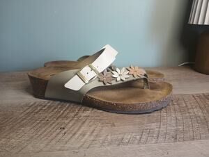 Bio Gold Women's Floral Sandals 7.5 Slide Thong Comfort Cottage Festival Hippie